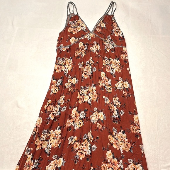 Xhilaration Dresses & Skirts - Xhiliration Floral Maxi Dress